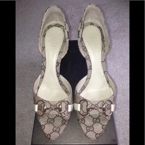 Gucci canvas ebony/ivory open toe horse bit heels